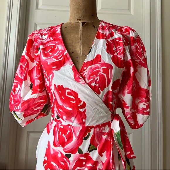 Floral Wrap Dress with Pockets - Picture 2 of 6